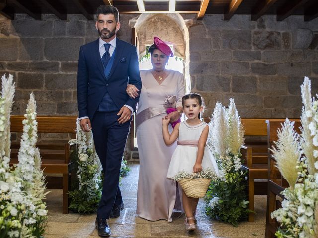 La boda de Julian y Romina en Vilagarcía de Arousa, Pontevedra 21