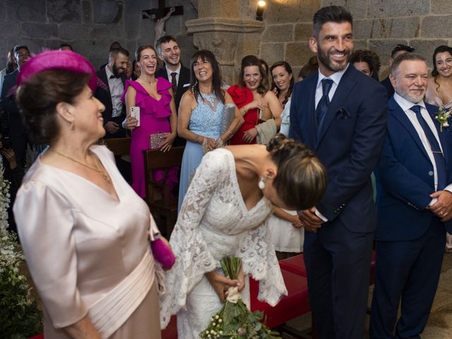 La boda de Julian y Romina en Vilagarcía de Arousa, Pontevedra 33