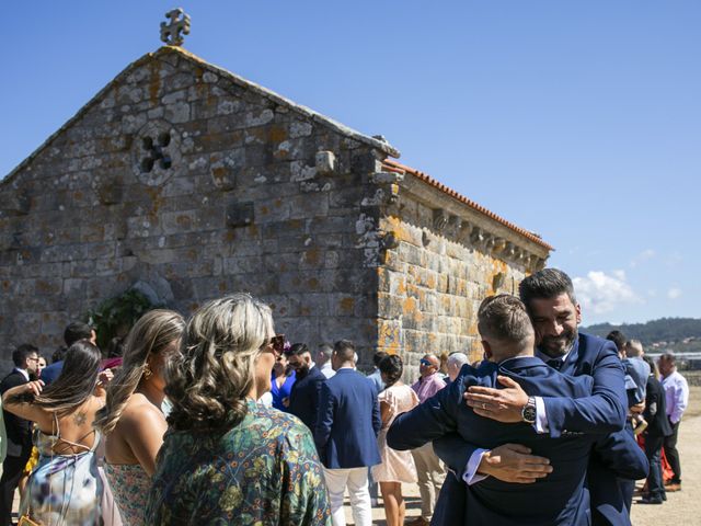 La boda de Julian y Romina en Vilagarcía de Arousa, Pontevedra 42