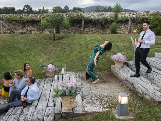 La boda de Julian y Romina en Vilagarcía de Arousa, Pontevedra 74