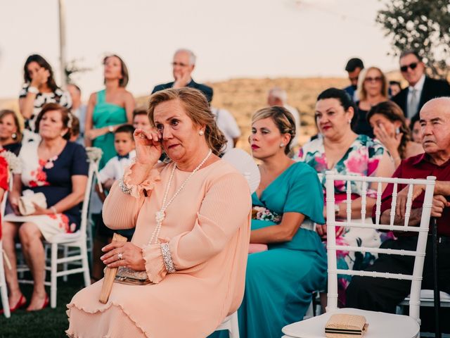 La boda de Toni y María en Caracuel De Calatrava, Ciudad Real 75