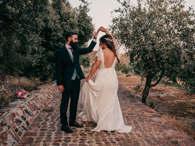 La boda de Toni y María en Caracuel De Calatrava, Ciudad Real 99