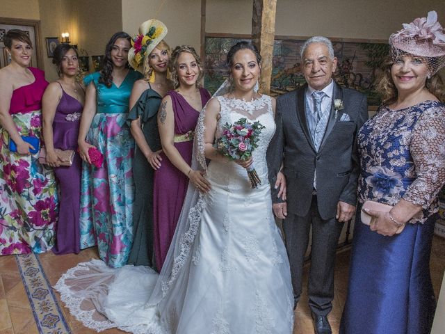 La boda de Julián  y Noelia en Piedrabuena, Ciudad Real 13