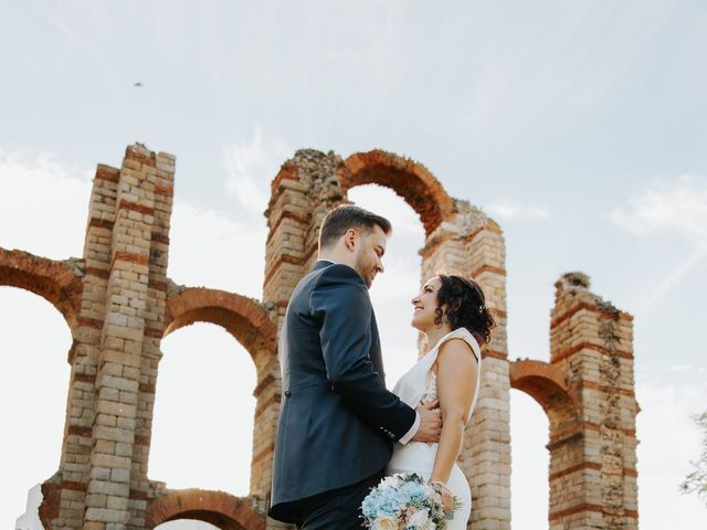 La boda de ALBERTO y DESIREE en Mérida, Badajoz 15