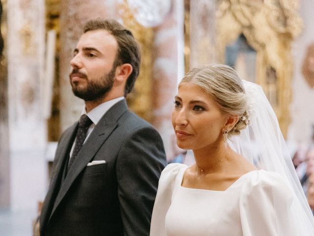 La boda de Marta y Rafa en Sevilla, Sevilla 35