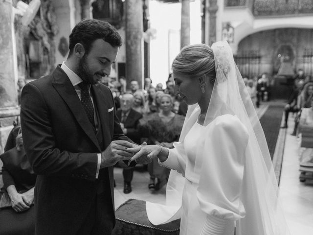 La boda de Marta y Rafa en Sevilla, Sevilla 37