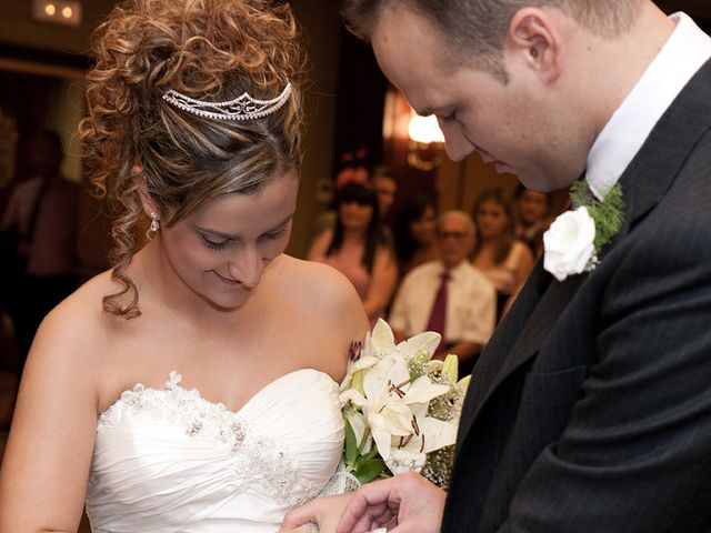 La boda de Rafael y Amparo en Brunete, Madrid 50