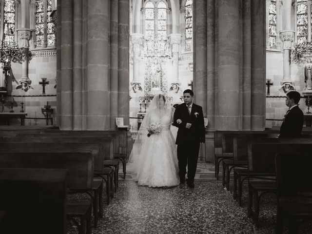 La boda de Angel y Lina en Sant Fost De Campsentelles, Barcelona 19