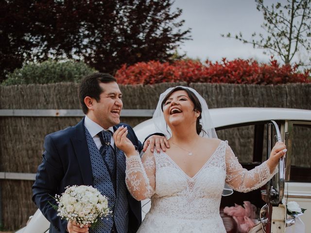 La boda de Angel y Lina en Sant Fost De Campsentelles, Barcelona 29