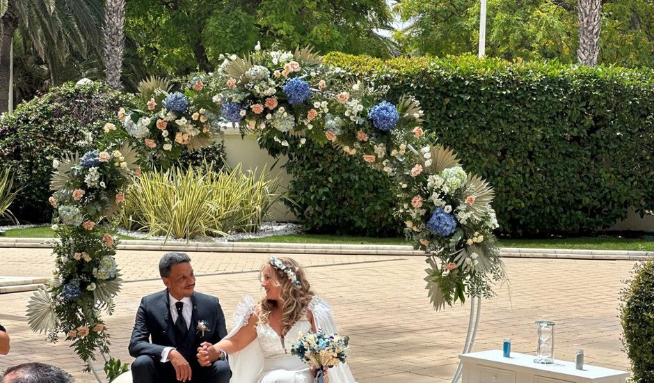 La boda de Araceli  y Sebastián  en Valencia, Valencia