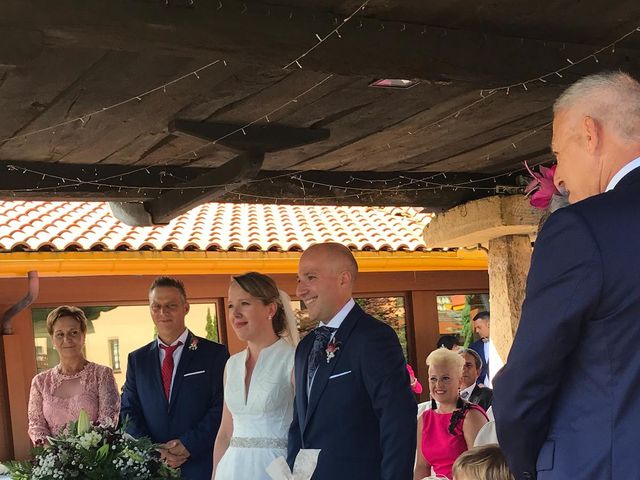 La boda de Jairo  y Elisabet  en Naveces, Asturias 6