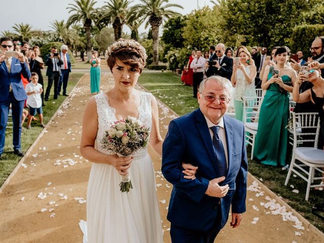 La boda de Rodrigo y Priscila en Fuentes De Andalucia, Sevilla 16