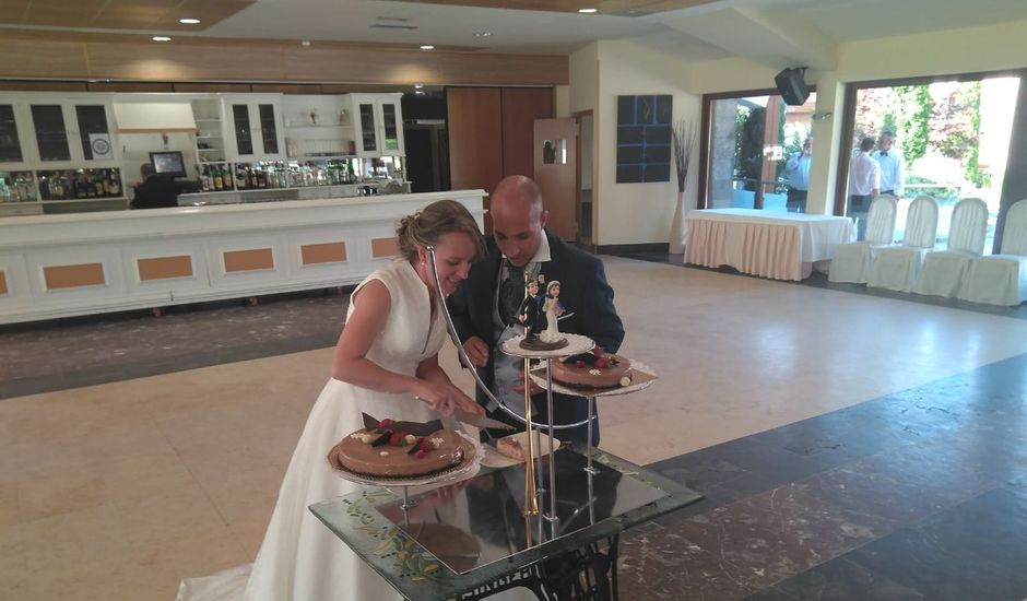 La boda de Jairo  y Elisabet  en Naveces, Asturias