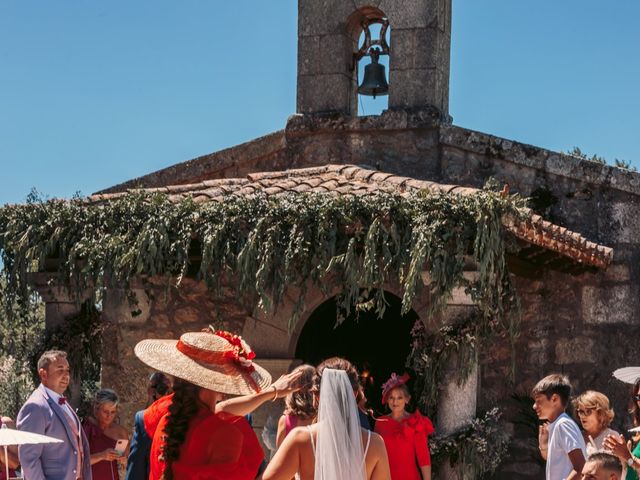 La boda de David y Cintia en Linares De Riofrio, Salamanca 33