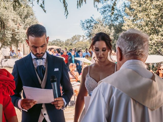 La boda de David y Cintia en Linares De Riofrio, Salamanca 41