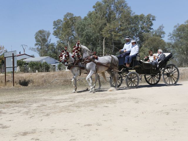 La boda de María y Javier en El Rocio, Huelva 15