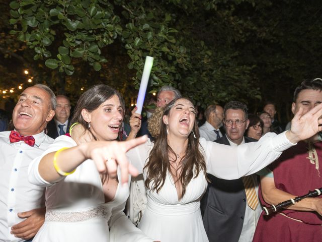 La boda de Laura y Iria en Viveiro (Casco Urbano), Lugo 22
