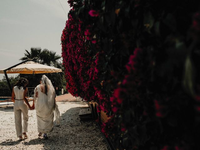 La boda de Paula y Pilar en Torrevieja, Alicante 32