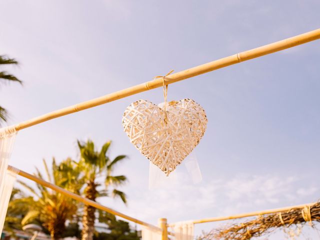 La boda de Ismael y Laia en Canet De Mar, Barcelona 21