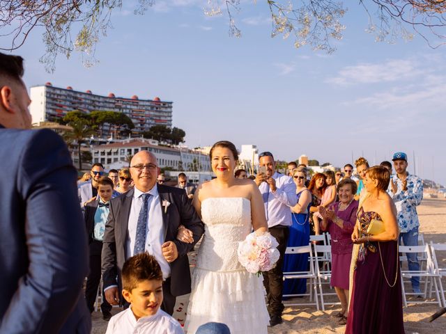 La boda de Ismael y Laia en Canet De Mar, Barcelona 24