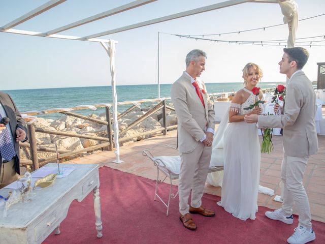 La boda de Pedro y Gema en Benajarafe, Málaga 16