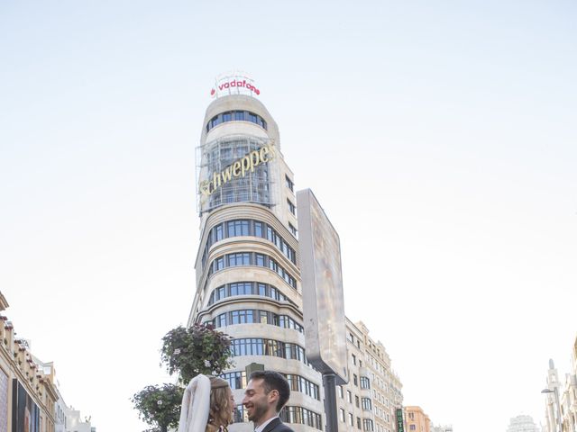 La boda de Raúl y Lorena en Madrid, Madrid 18