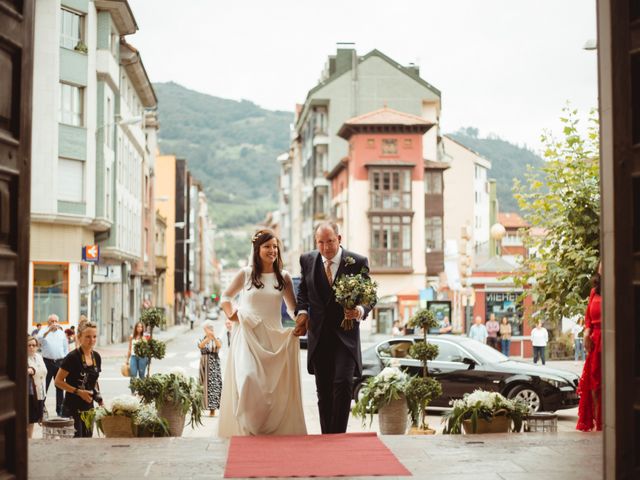 La boda de José y Cristina en Santa Ana De Abuli, Asturias 31