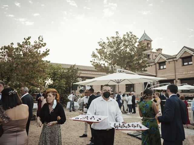 La boda de Paco y Carla en San Bartolome De Las Abiertas, Toledo 109