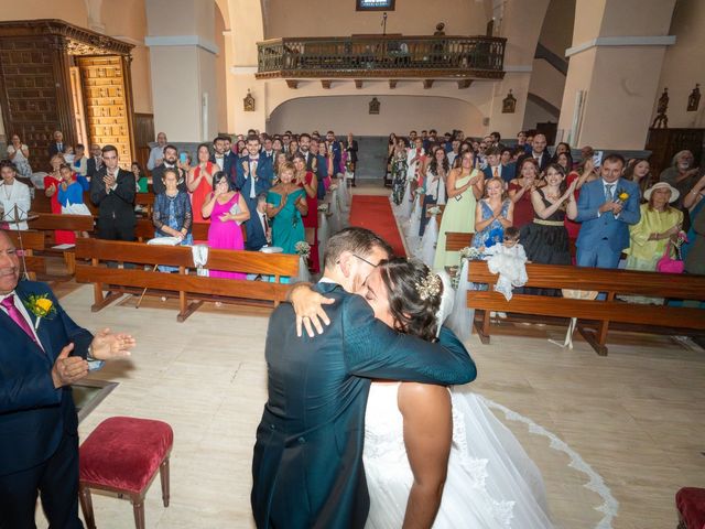 La boda de Adrián y Nazaret  en La Bañeza, León 10