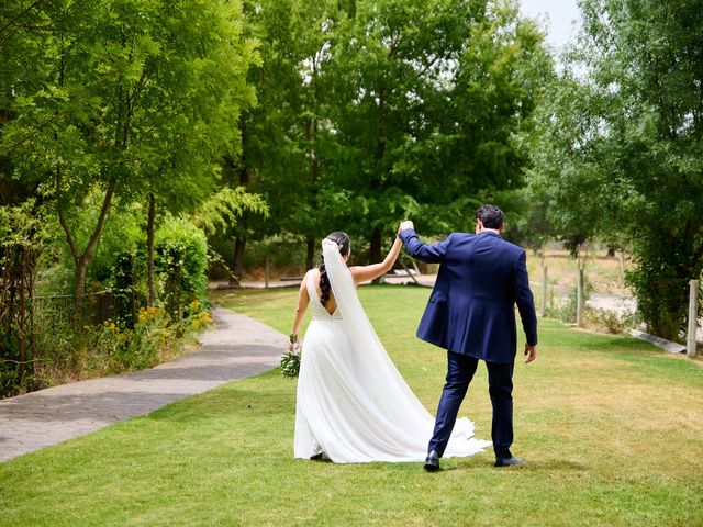 La boda de Adrian y Elena en Manzanares El Real, Madrid 34