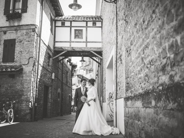 La boda de Miguel y Silvia en Berrioplano, Navarra 26