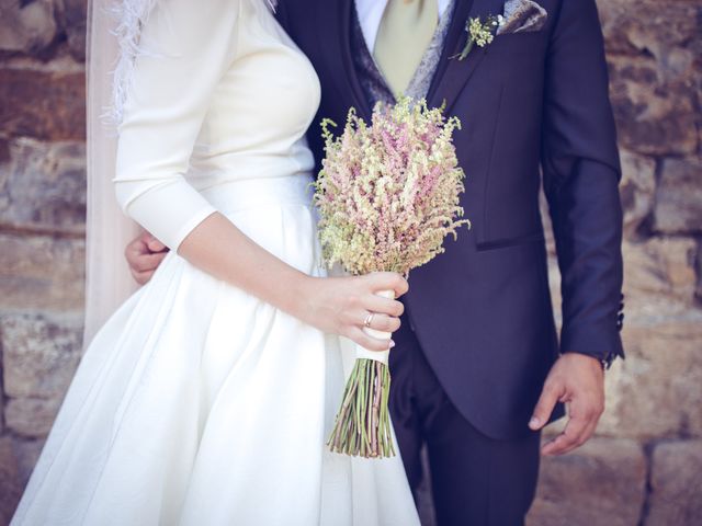 La boda de Miguel y Silvia en Berrioplano, Navarra 27