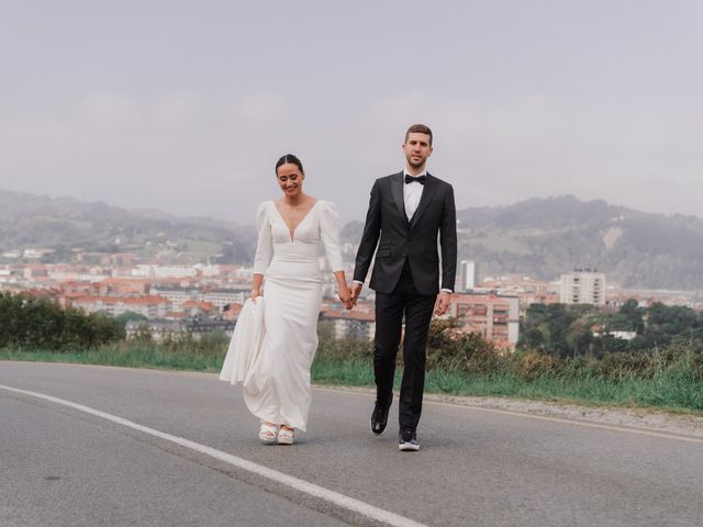 La boda de Jon y Ane en Zarautz, Guipúzcoa 43