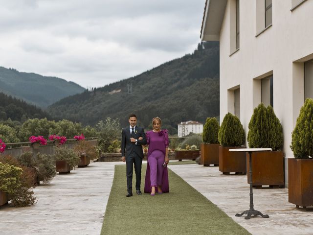 La boda de Endika y Ana en Gordexola, Vizcaya 22