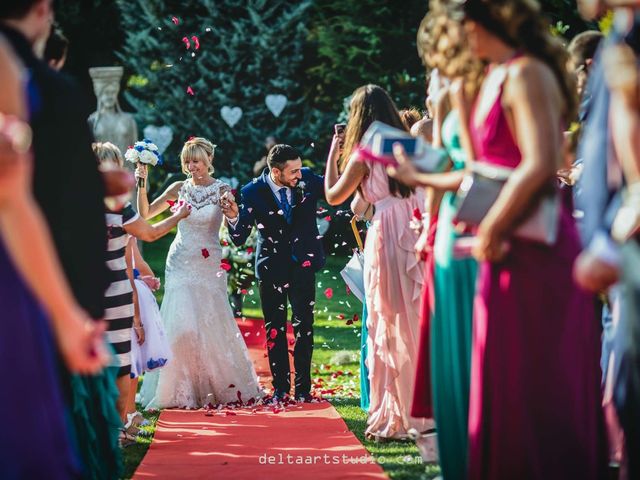 La boda de Robert y Saida en Sant Fost De Campsentelles, Barcelona 12