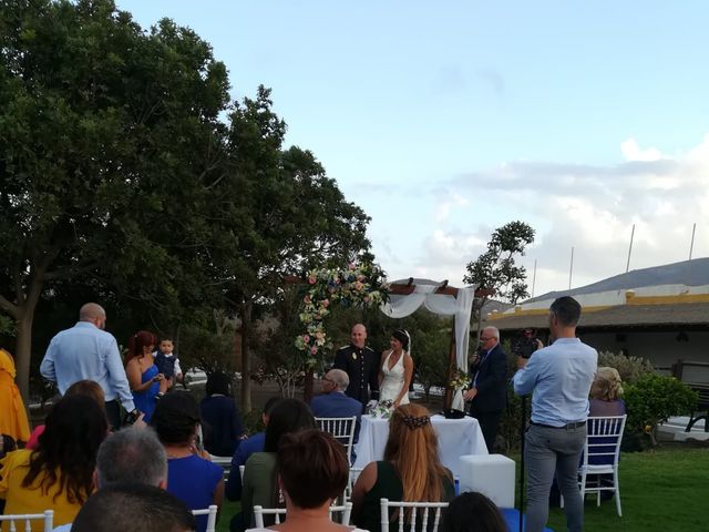 La boda de Antonio Cabrera Luchoro y Erika Martin Perdomo en Telde, Las Palmas 11