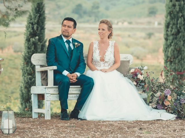 La boda de Juan Raúl y Caterina en La Bisbal Del Penedes, Tarragona 92