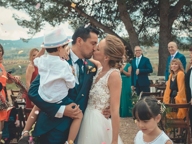 La boda de Juan Raúl y Caterina en La Bisbal Del Penedes, Tarragona 99