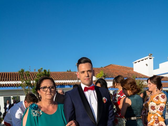 La boda de Ráuj y Ana Maria en El Puerto De Santa Maria, Cádiz 32