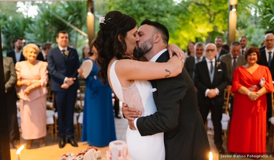 La boda de Omar y Marta en Sevilla, Sevilla