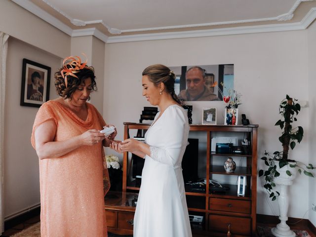 La boda de Ugaitz y Ane en Zarautz, Guipúzcoa 13