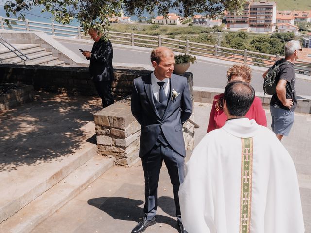 La boda de Ugaitz y Ane en Zarautz, Guipúzcoa 40