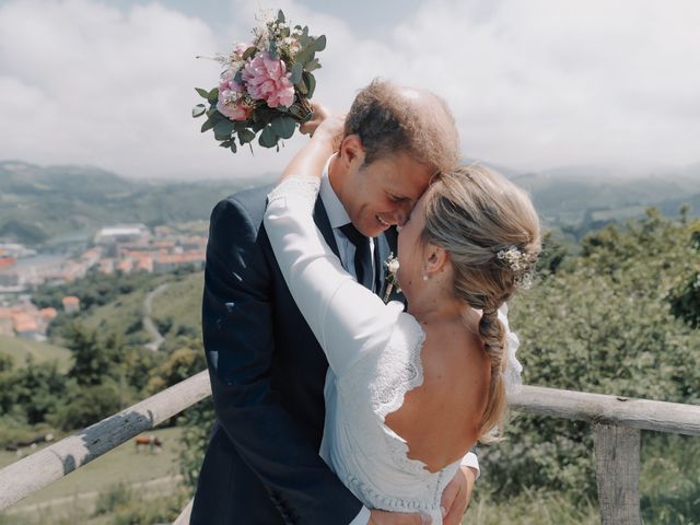 La boda de Ugaitz y Ane en Zarautz, Guipúzcoa 92