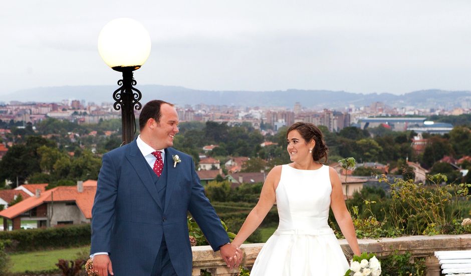 La boda de Marta y Borja en Salinas, Asturias