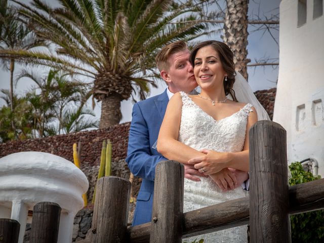 La boda de Amie y Conor en Adeje, Santa Cruz de Tenerife 17