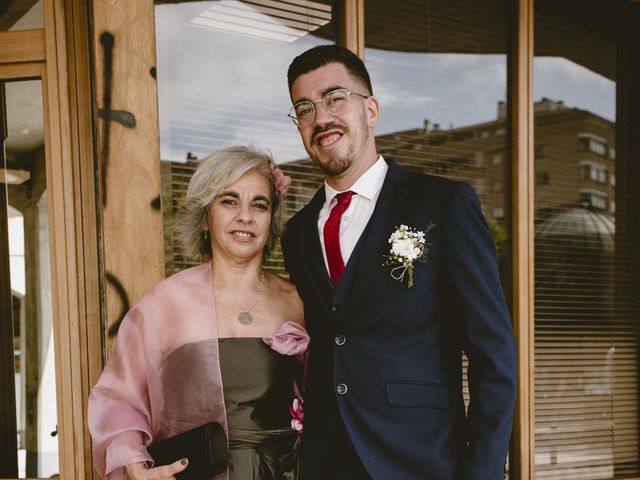 La boda de Asier y Estela en Burlada, Navarra 11