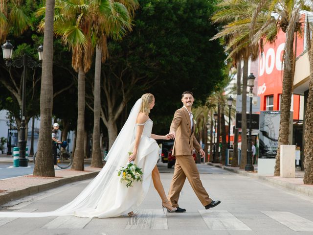 La boda de Martin y Sofija en Marbella, Málaga 42