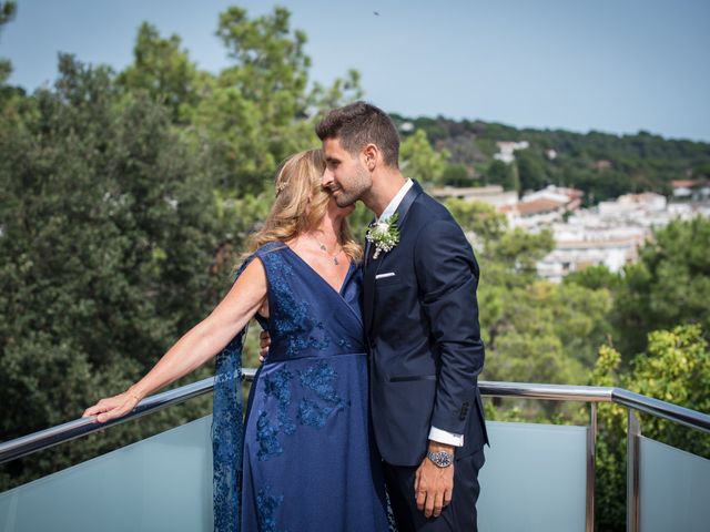 La boda de Cristian y Nina en Sant Vicenç De Montalt, Barcelona 31