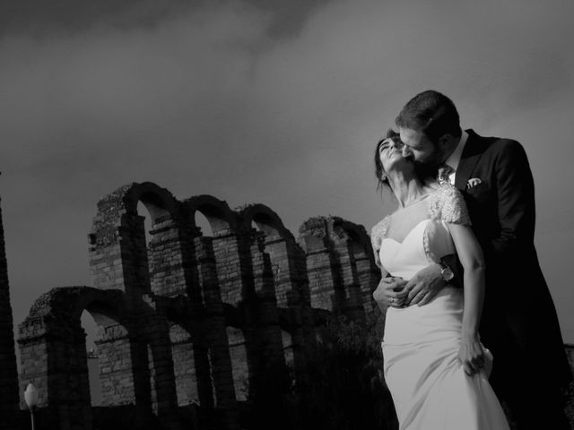 La boda de Valentín y Carolina en Mérida, Badajoz 21