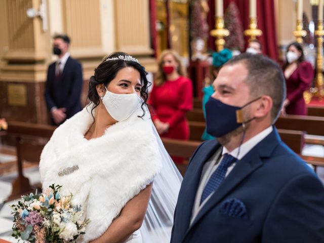 La boda de Claudio y Laura en Dos Hermanas, Sevilla 32